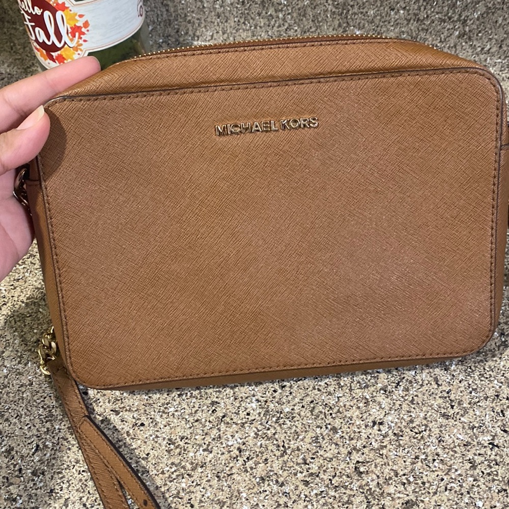 Michael kors cross body